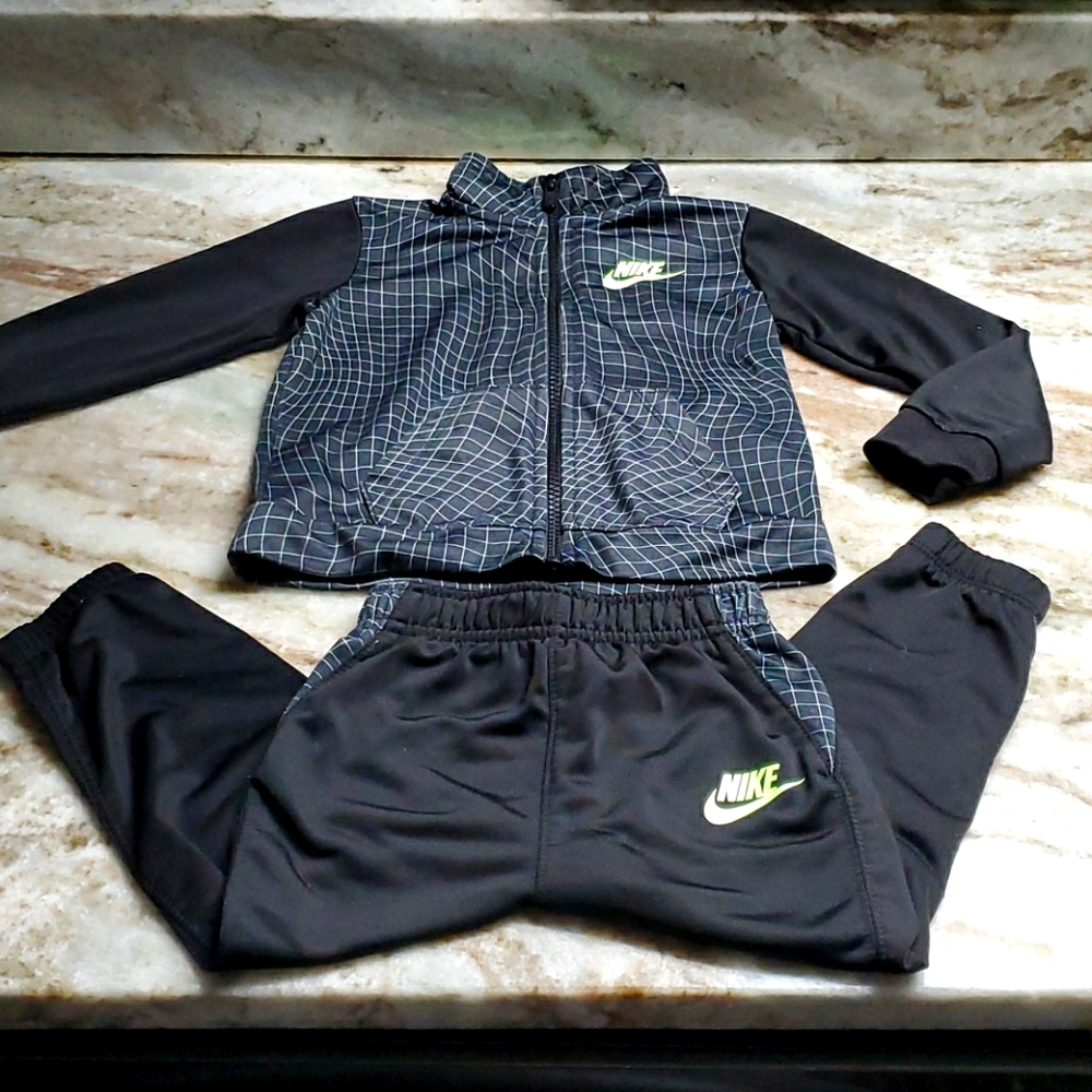Toddler Boys Nike Tracksuit 24months